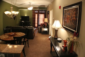 What you'll see when you walk in the door. Nice and roomy.