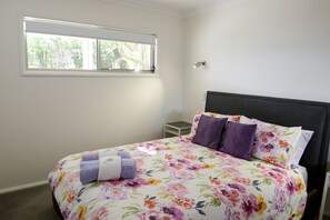 Queen bedroom 2