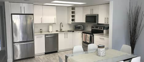 Open Kitchen with dinning area