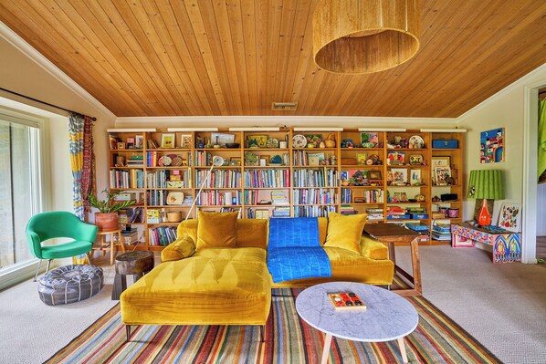 Spacious and bright living room