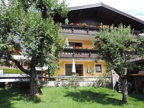 Unser Gästehaus mit Balkon 