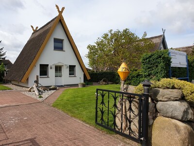 Holiday house "anchor place" - your vacation under the thatch (renovated 2017)