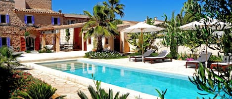 willkommen im Casa 3 Leones in Es Llombards/ Santanyi mit Pool, Patio, 6 Pers.