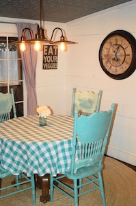 Miss Nora's Cottage
Pet-friendly Cottage near Llano River and Courthouse Square