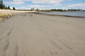 Go walk on your beach directly in front of the cottage!