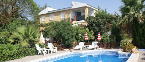 A view of the house and the pool