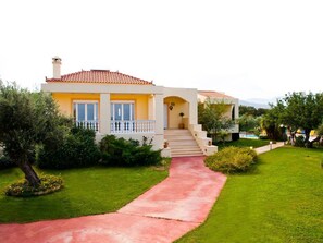 Villa Deleni
