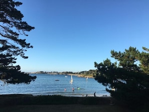 la vue de la chambre du 1er etage et de la sdb