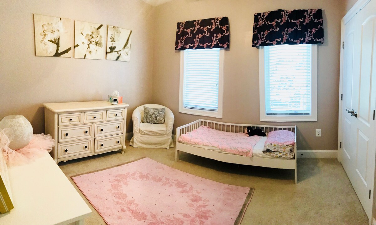 NEWLY BUILT Large Single Family Home in Arlington
