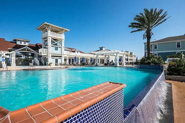 Pointe West Beach Club Resort.
Infinity Pool with Ocean View.