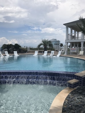 Sunset Pool, Lazy River, Hot Tub
Bring your tube and stay cool.
