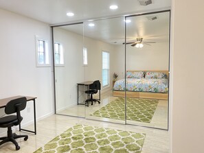 Master Bedroom #1
King bed can be split into 2 twin beds
XL Closet/full mirrors