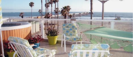 Gorgeous views from your hot tub always at 103 degrees!