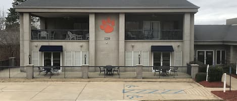 This is the front of the common area at Auburn Game Day Center