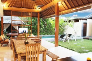 Outdoor dining