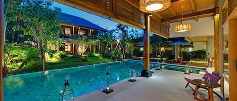 Spacious 9BR villa by the beach Seminyak