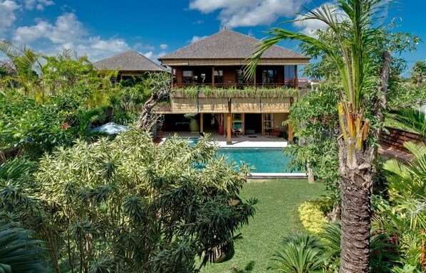 Tropical 8BR Villa by the beach,Seminyak