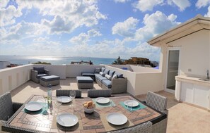 Top level roof top deck with 360 ocean views of Cancun and the Caribbean.