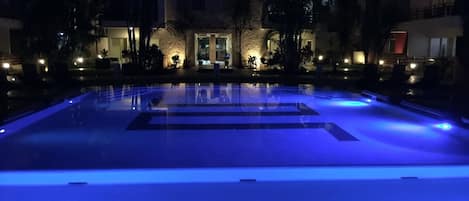 Enjoy a relaxing evening swim in the gorgeous Sabbia pool.