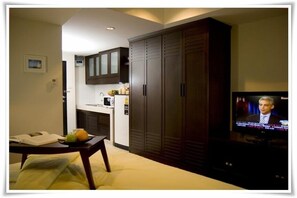 studio for rent with Thai Style decor