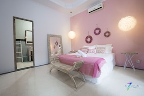 Villa Trixie Seminyak, 5 mins to BEACH