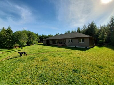  "Wild Duc Lodge" family & pet friendly venue on the Olympic Peninsula