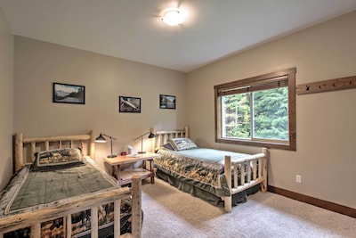  "Wild Duc Lodge" family & pet friendly venue on the Olympic Peninsula