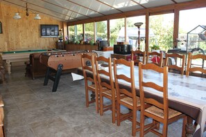 Outdoor dining