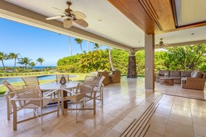 Breezy outdoor dining with gorgeous views!