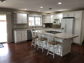 Full Kitchen with Oven