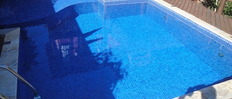 e...piscina particular