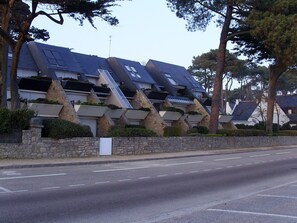 IMMEUBLE FACE à la GRANDE PLAGE