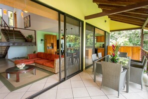 Seating area for outdoor dining