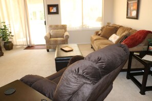 Family room
