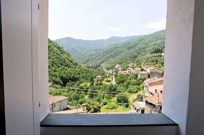 Kürzlich renovierte Wohnung im Herzen von Pigna mit Panoramablick und Balkon