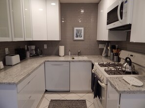 New kitchen with granite counters