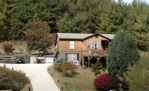 Welcome to the Cedar Duplex with Hot Spa and view!