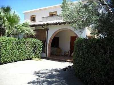 Apartment In A Villa In Mediterranean Style, Distance To The Sea Mt 400