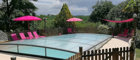 Piscine sécurisée et privative