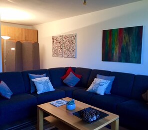 Sitting room is very cosy in the evening.