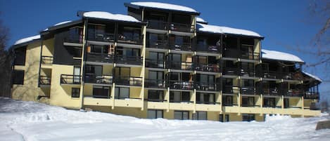 Résidence plein sud, calme.
appartement sur cette façade