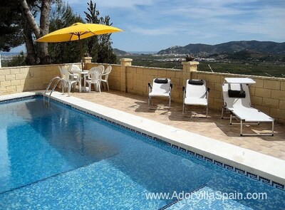 Villa mit herrlichem Panoramablick und privatem Pool