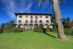 Villino San Remigio, Pallanza, Lake Maggiore - NORTHITALY VILLAS vacation rental