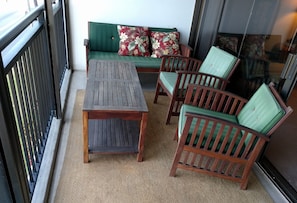 North side of lanai seating