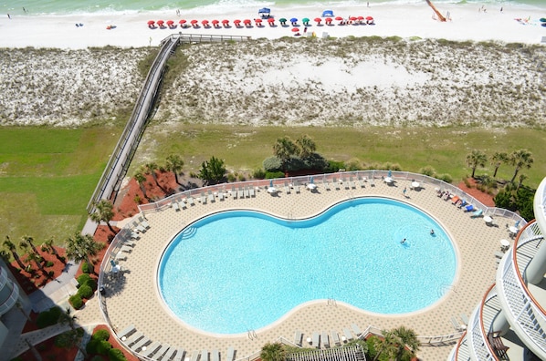 Olympic sized pool- Largest on Navarre Beach