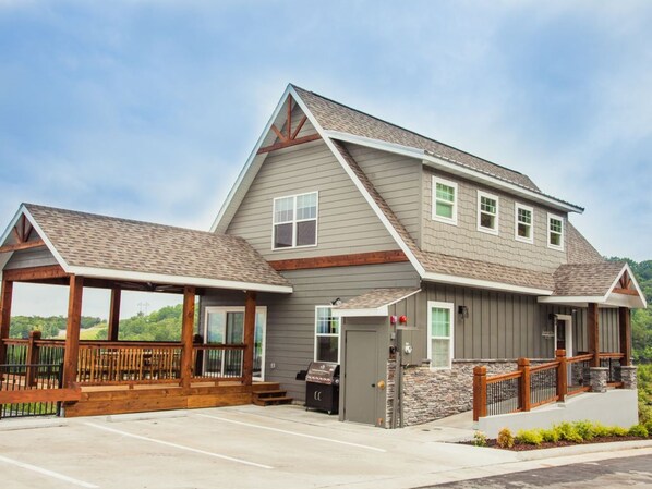 5 bedroom, 5 bath!