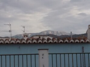 Mountain view from the side