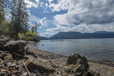 "The Lodge on Harrison Lake"(Suite #3)