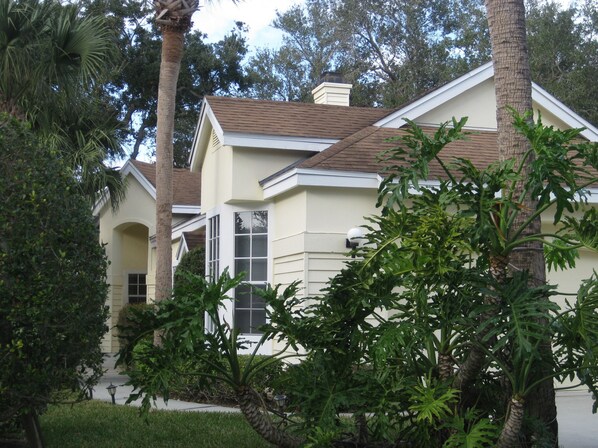 Welcome to Paradise in the beautiful coastal community of Sea Oaks!