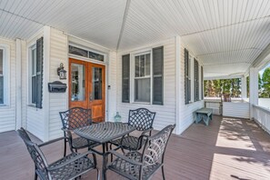 Little seating area